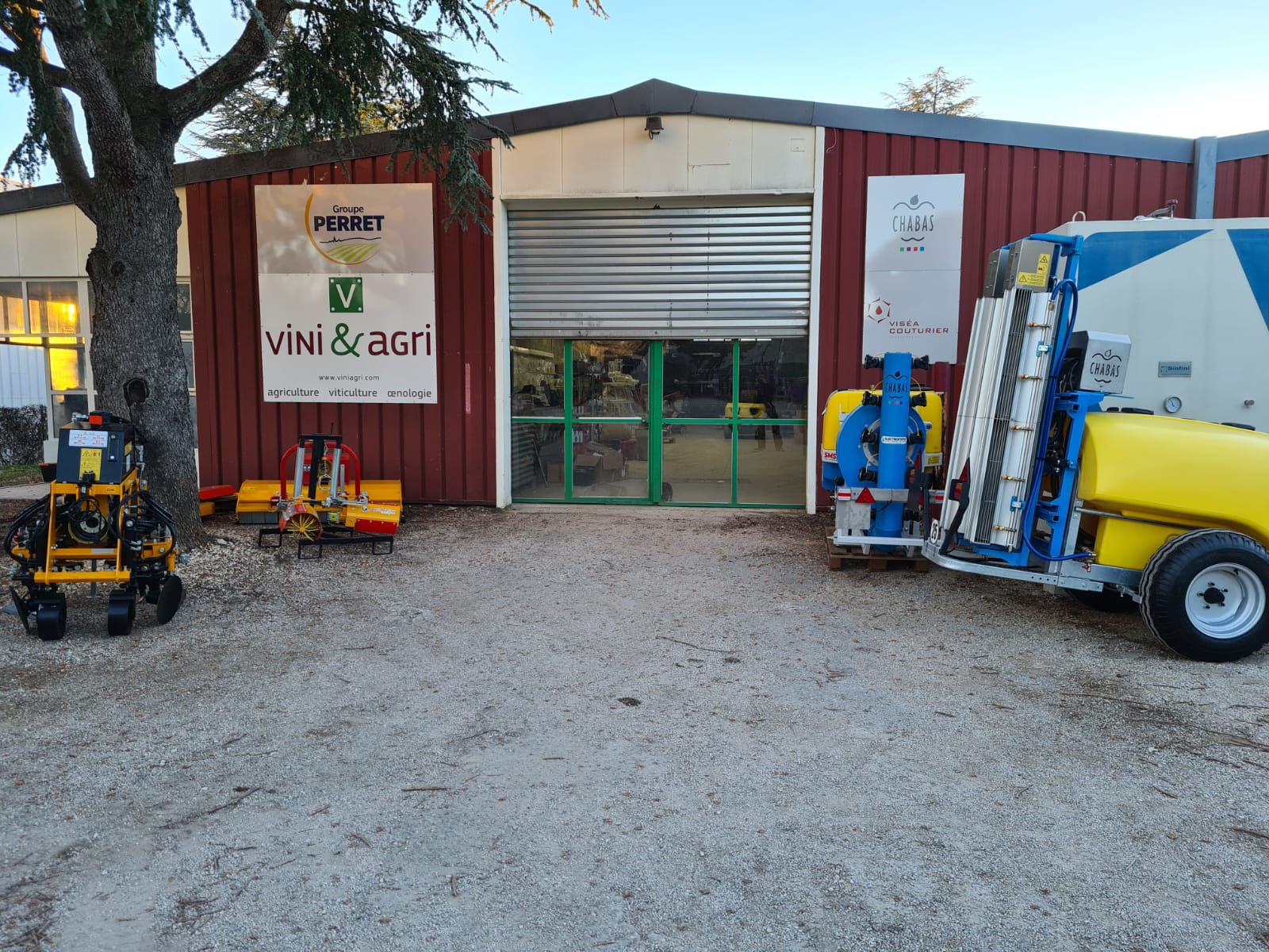 Vini & Agri distribue les matériels des filiales du Groupe Perret